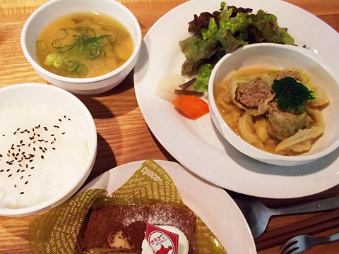 木の里農園さんの有機野菜をたっぷり使用して作った「元気に骨太 和漢膳」定食